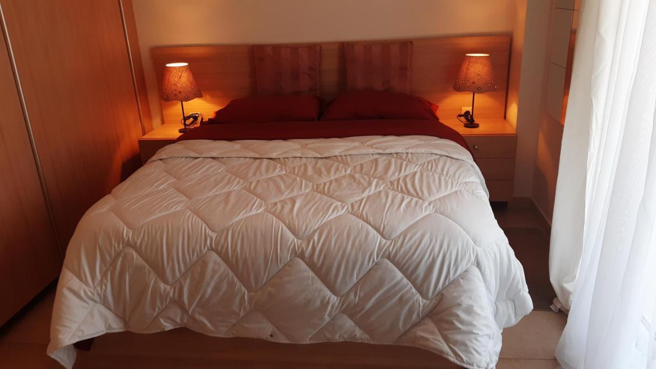 ארטמידה Villa Maria Louiza Near Airport מראה חיצוני תמונה