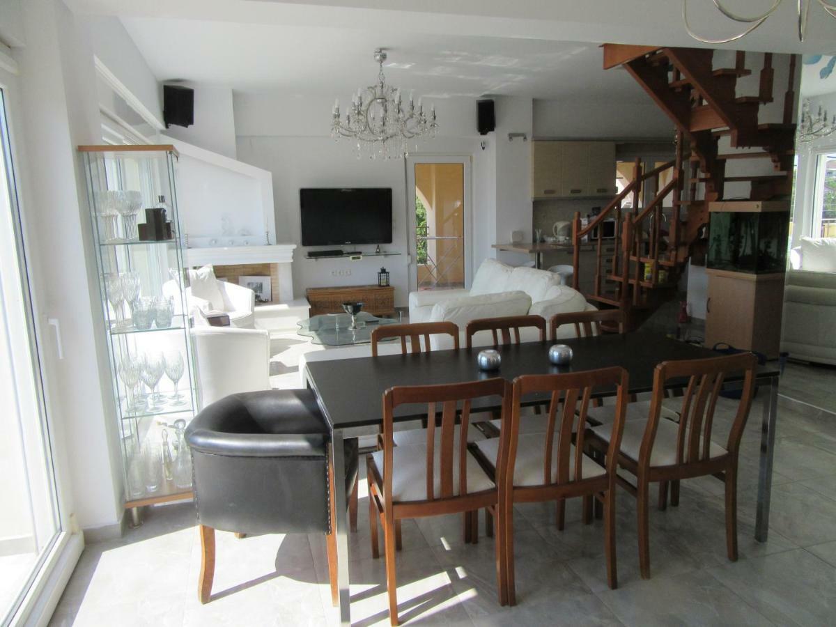 ארטמידה Villa Maria Louiza Near Airport מראה חיצוני תמונה