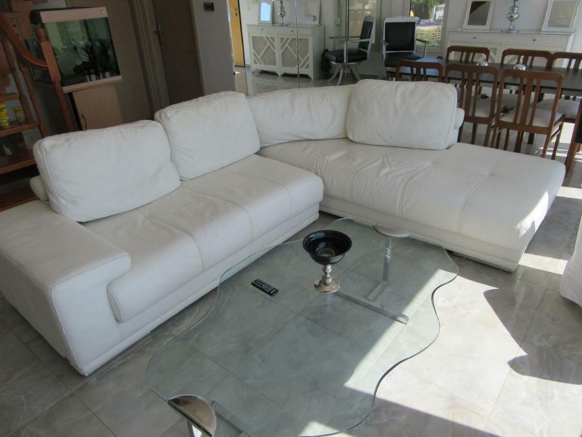 ארטמידה Villa Maria Louiza Near Airport מראה חיצוני תמונה