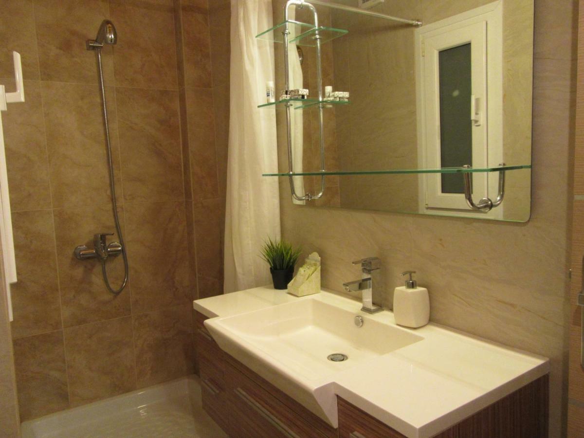 ארטמידה Villa Maria Louiza Near Airport מראה חיצוני תמונה