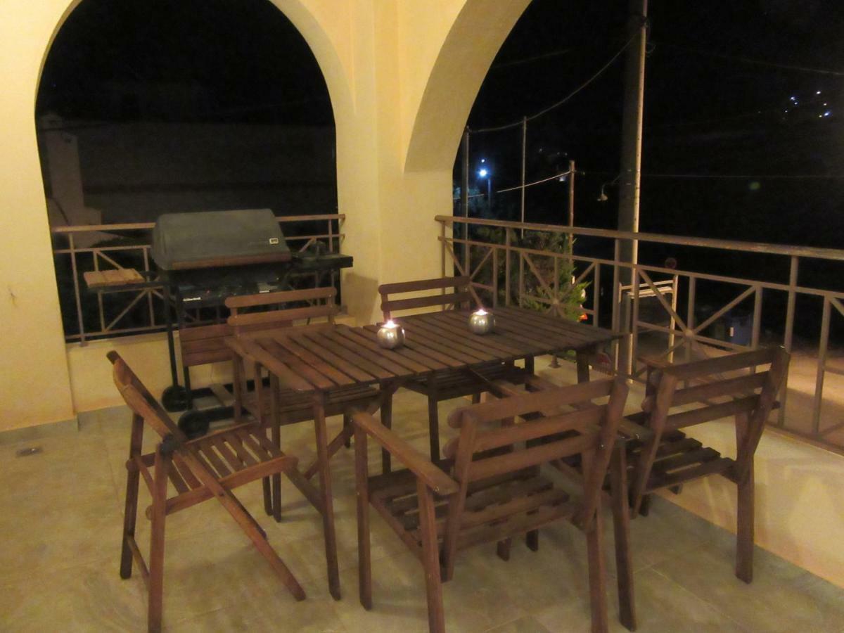 ארטמידה Villa Maria Louiza Near Airport מראה חיצוני תמונה