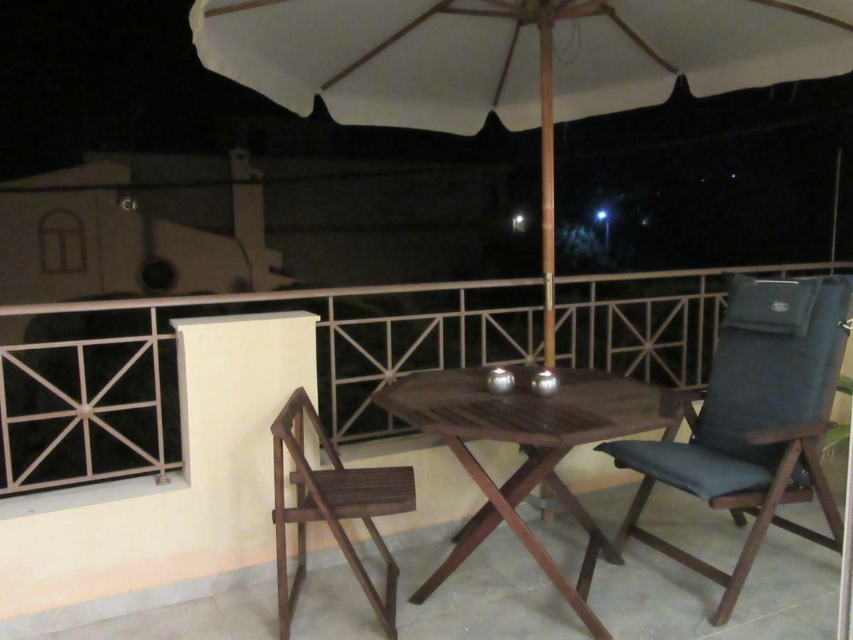 ארטמידה Villa Maria Louiza Near Airport מראה חיצוני תמונה